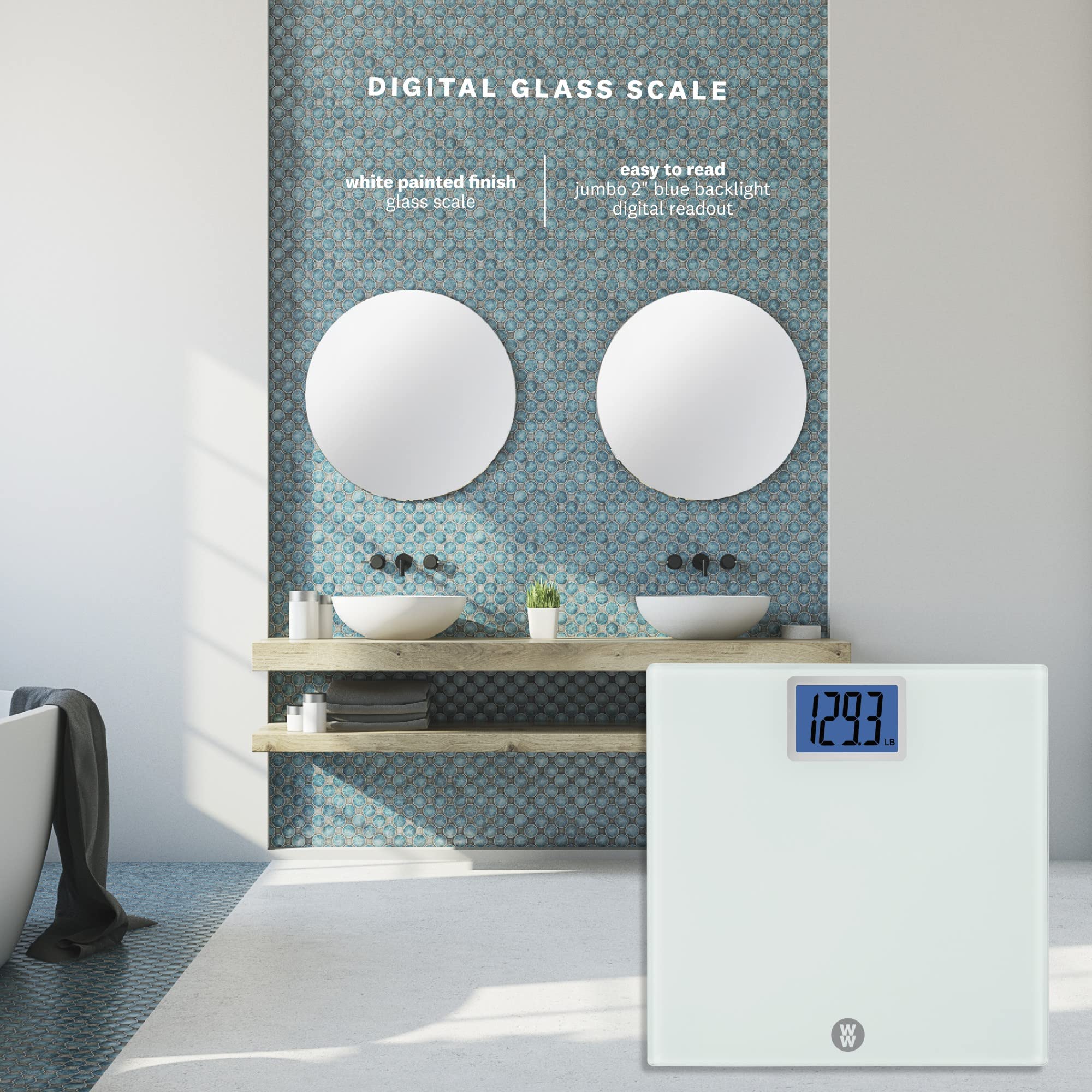 Conair báscula primer plano del bisel metálico que añade estilo