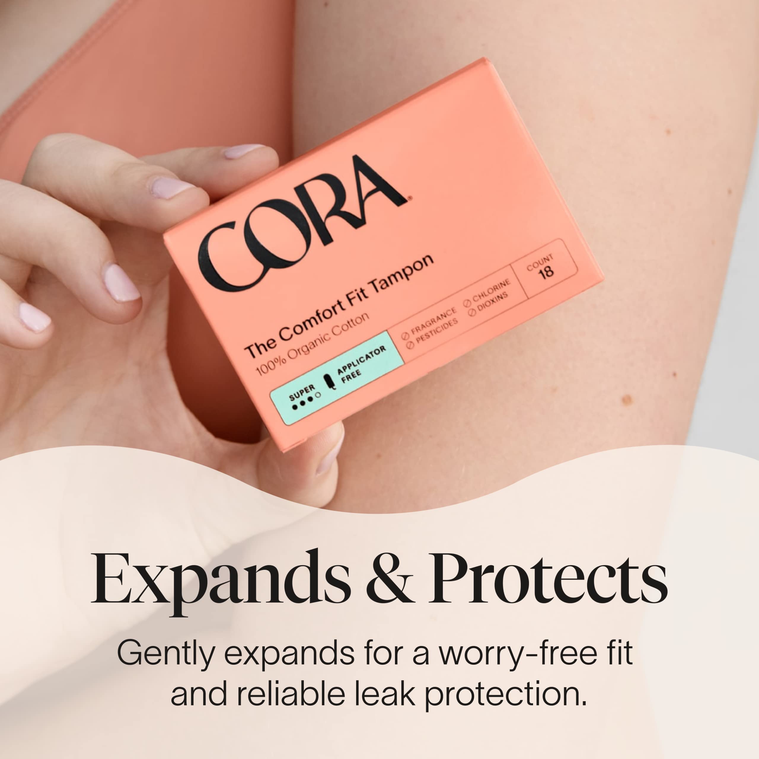 Cora comparación de tamaño junto a objetos para medir portabilidad