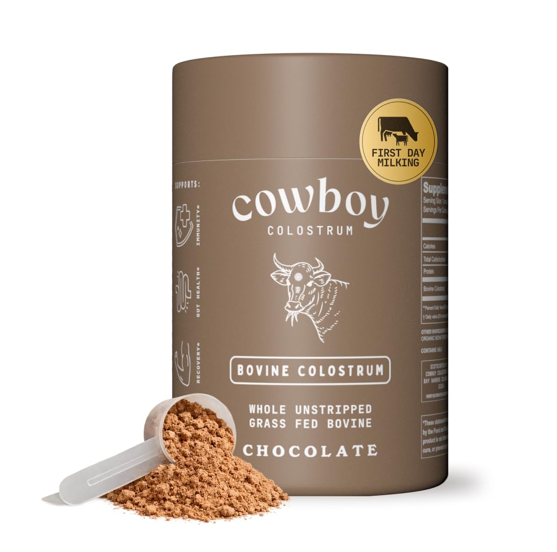 Cowboy Colostrum frente del envase mostrando etiqueta y sabor chocolate beneficios prácticos