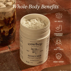 Cowboy Colostrum mezclado en smoothie para integración diaria fácil