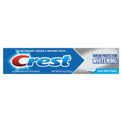 Crest ambientación de baño que transmite uso cotidiano y frescura