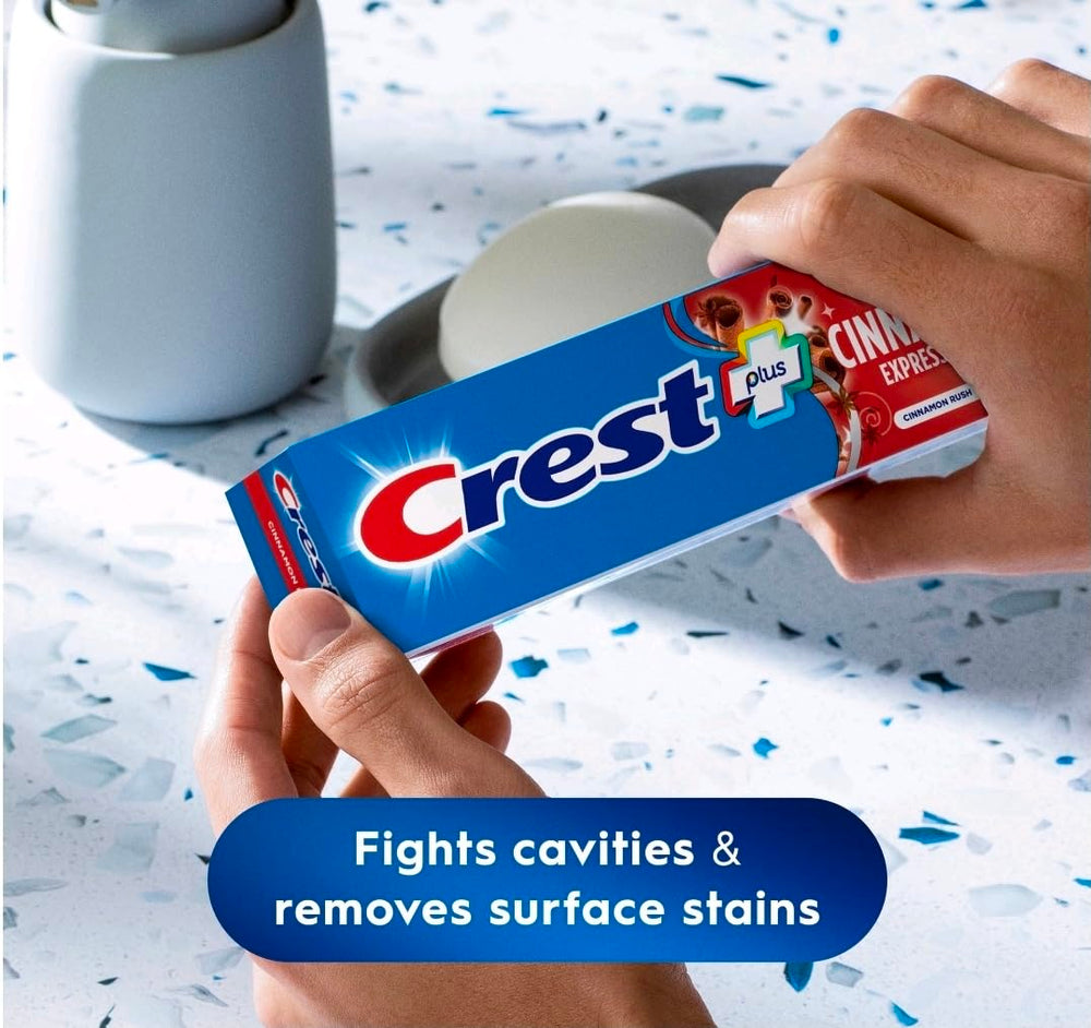 Crest en uso durante cepillado diario aporta frescura y cuidado del esmalte