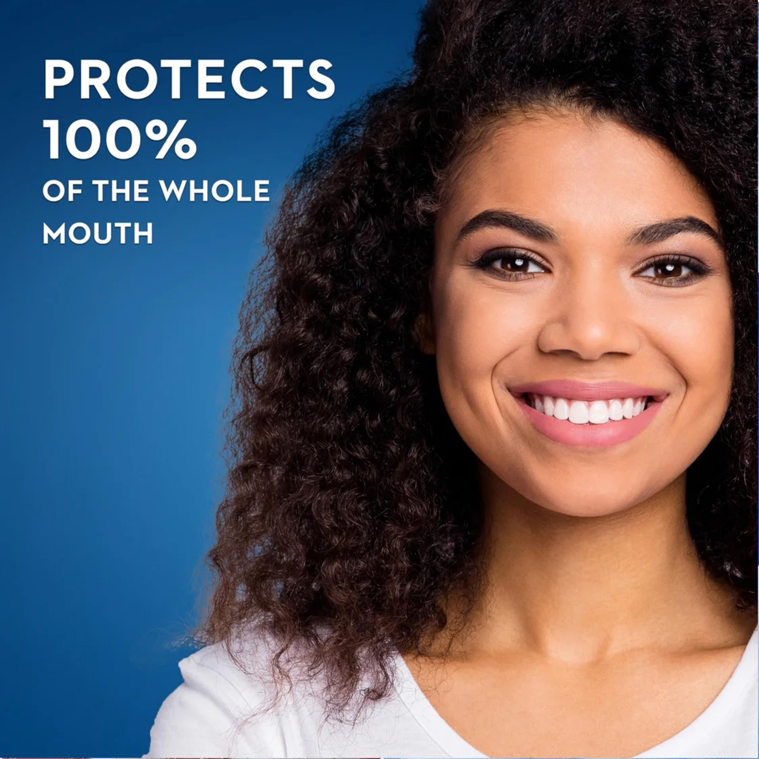 Crest Pro-Health en estante de baño en estilo de vida que inspira uso diario