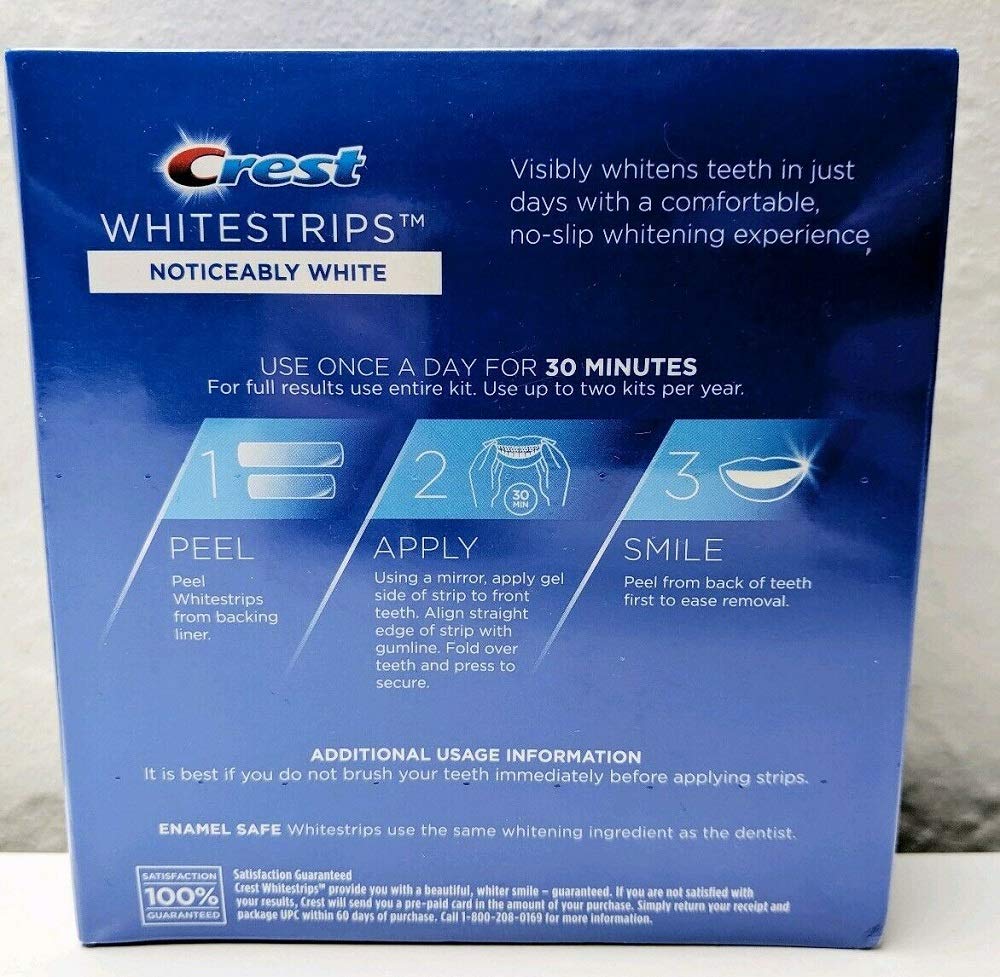 Crest Whitestrips demostración de uso en boca para una sonrisa más blanca