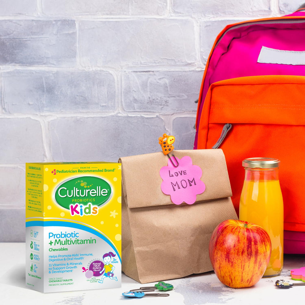 Culturelle comparación de tamaño con mano de niño, demuestra facilidad de masticación