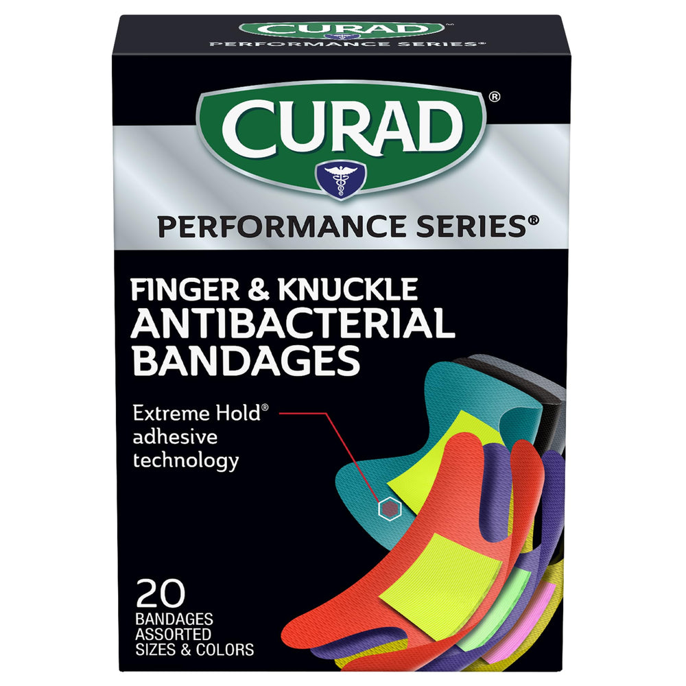 Curad detalle del adhesivo Extreme Hold que resiste movimiento y humedad