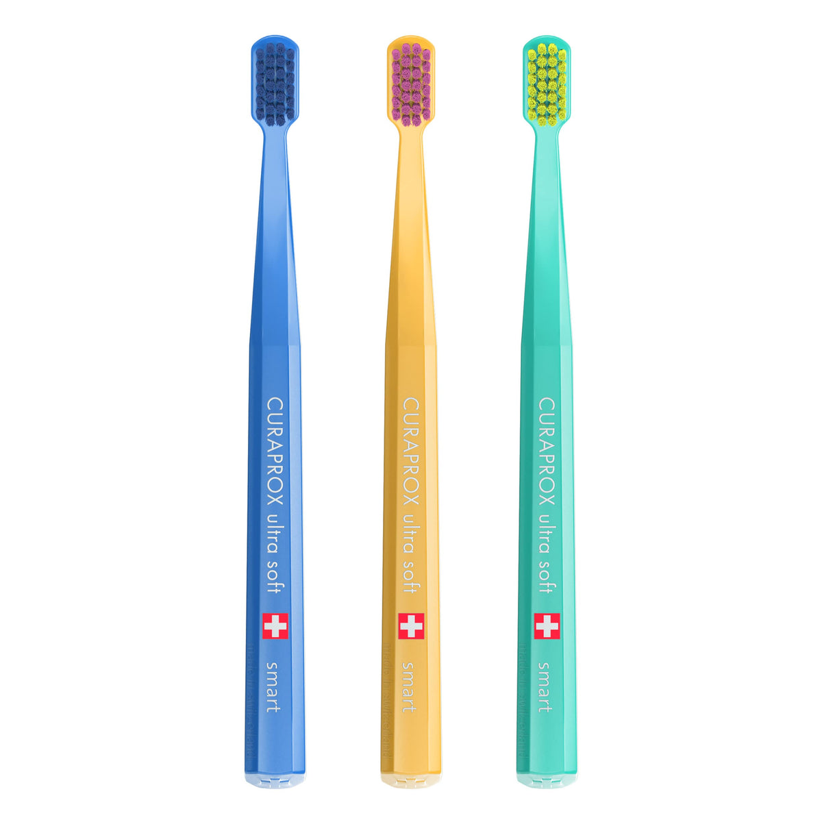 Curaprox CS Smart pack frontal mostrando tres colores y diseño compacto beneficioso