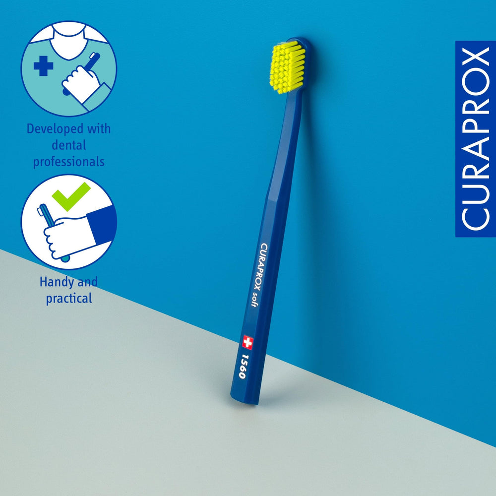 Cepillo Curaprox CS 1560 en uso mostrando limpieza suave y control