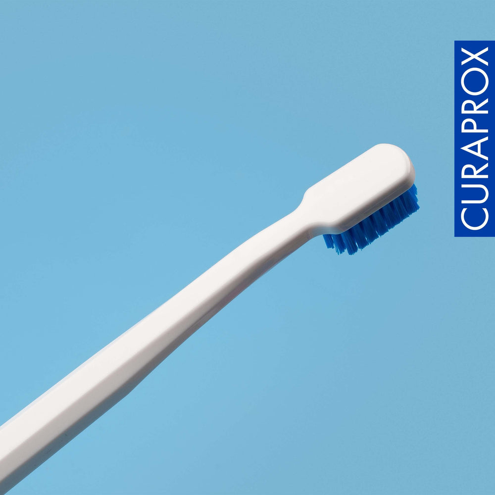 Curaprox CS 5460 inclinación del cabezal para llegar a líneas gingivales