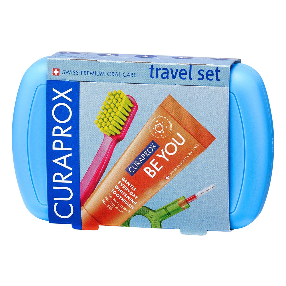 Curaprox estuche frontal azul mostrando contenido y transporte cómodo