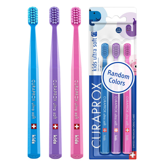 Curaprox pack frontal mostrando tres cepillos y colores aleatorios, ideal para motivar el cepillado