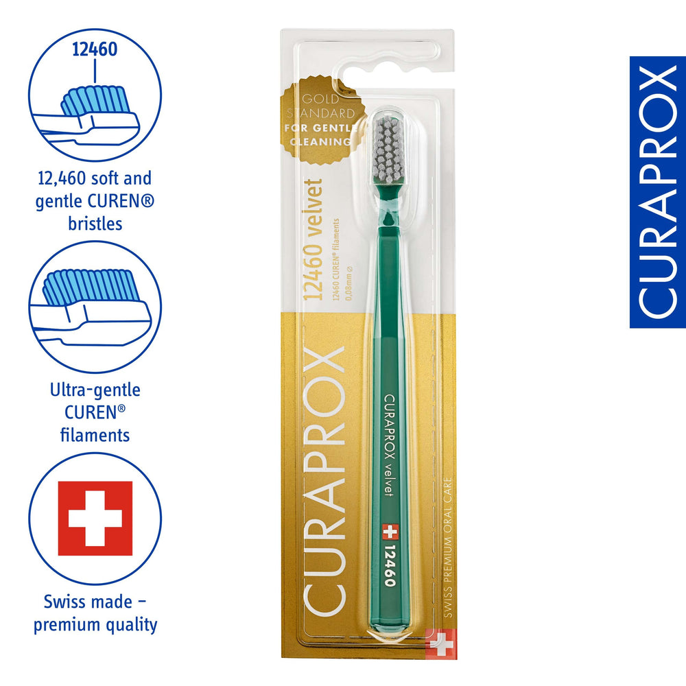 Curaprox Velvet primer plano de las cerdas Curen ultrafinas que limpian suavemente sin dañar encías