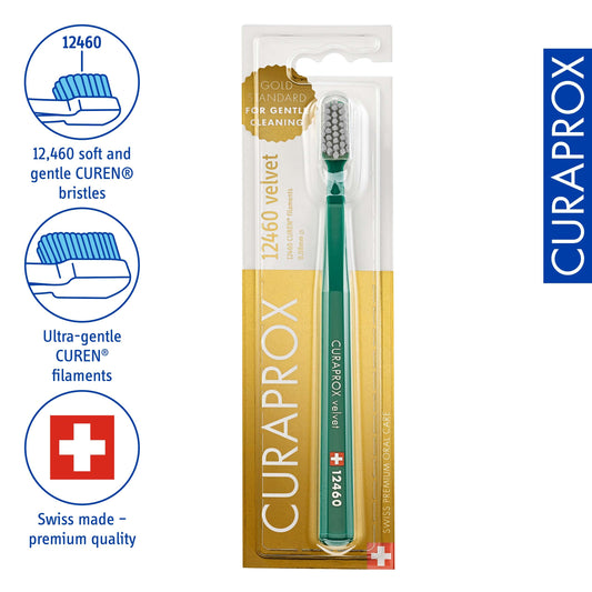 Curaprox Velvet primer plano de las cerdas Curen ultrafinas que limpian suavemente sin dañar encías