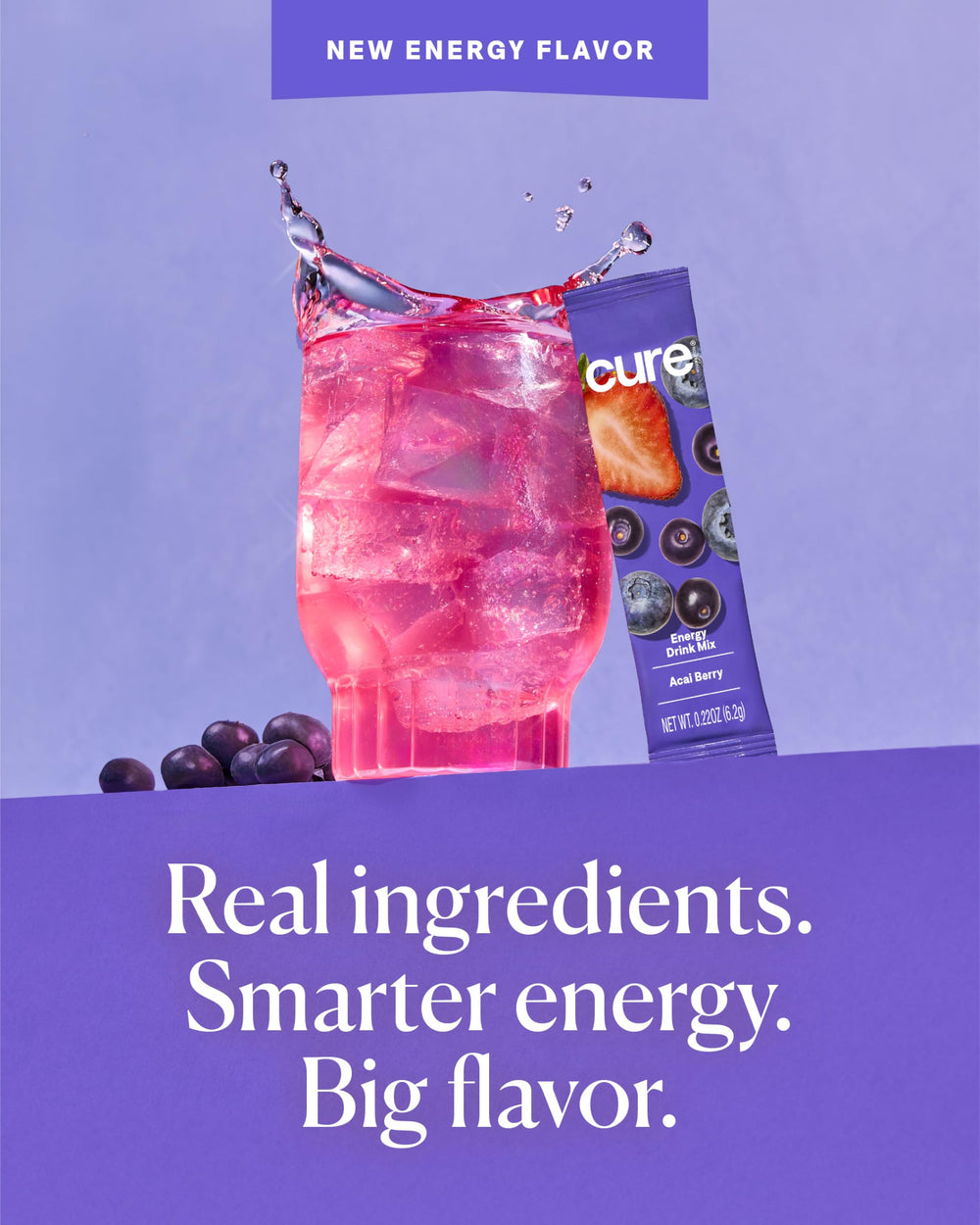 Cure Hydration sobre junto a botella para comparar tamaño y portátilidad