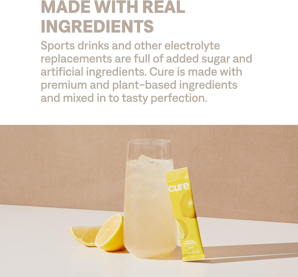 Cure Hydration sobres dentro de una bolsa de gimnasio listos para usar