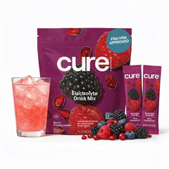 Cure Hydration frente del empaque con sobres, muestra conveniencia y dosis