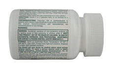 Cypress Pharmaceutical primer plano de una cápsula Poly-Iron mostrando textura y facilidad al tragar