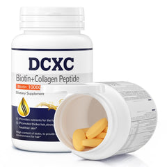 DCXC producto en baño junto a accesorios para uso cotidiano
