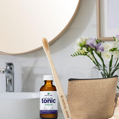 Dental Herb Company enjuague en uso durante viaje ofrece frescura instantánea