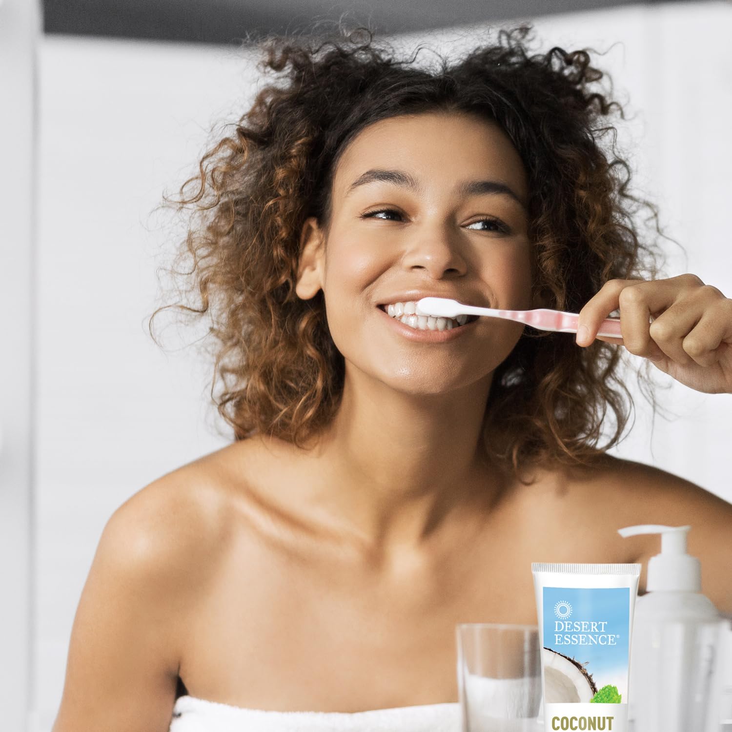 Desert Essence comparación de tamaño del tubo destacando cantidad 177 g