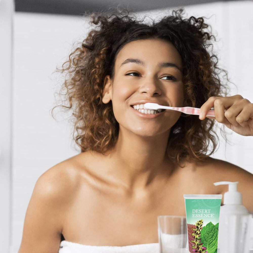 Desert Essence etiqueta con certificaciones B-Corp y sin OGM, resalta confianza ética