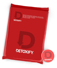 Detoxify comparación de tamaño 20 oz para visualizar cantidad y conveniencia