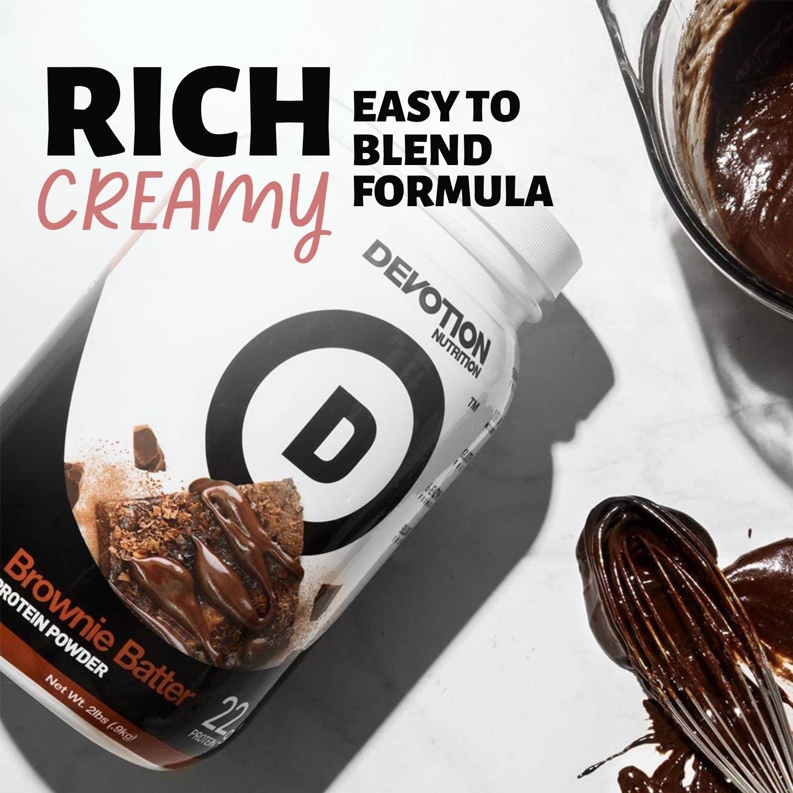 Batido cremoso preparado con Devotion Brownie Batter listo para beber y disfrutar
