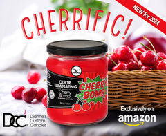 Detalle de la etiqueta de Dianne's Custom Candles Cherry Bomb con ingredientes y advertencias visibles