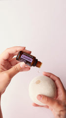 doTERRA aplicación en almohada para apoyar rutina de sueño