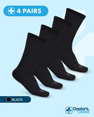 Doctor's Select calcetines en mano para mostrar talla y elasticidad