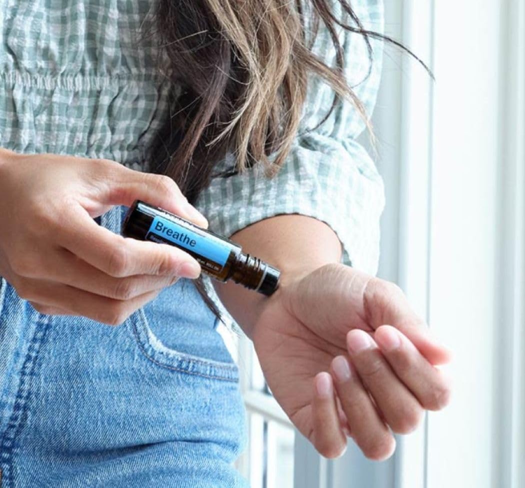 dōTERRA Breathe Touch aplicación en el pecho para sensación refrescante