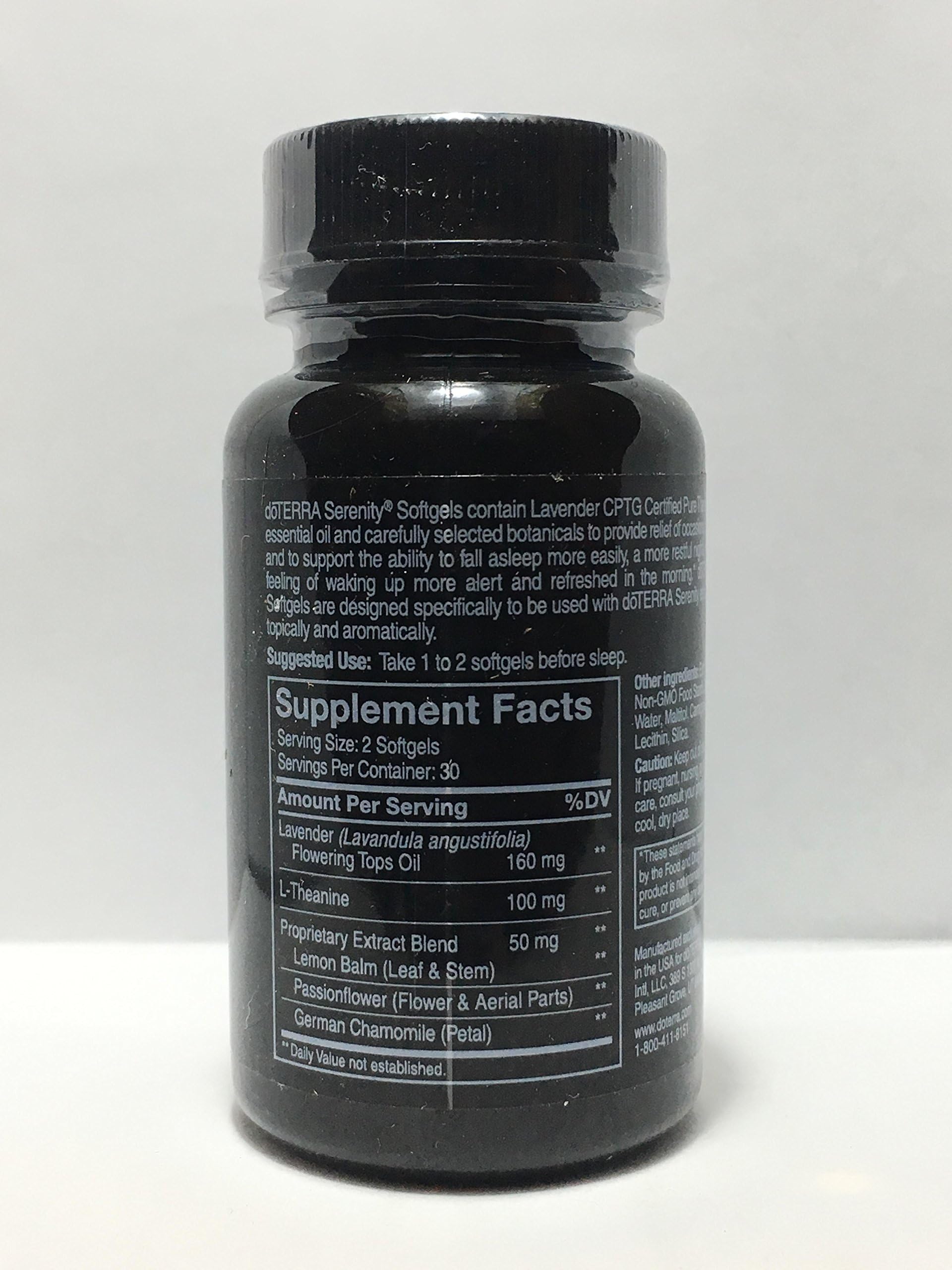 doTERRA primer plano de cápsula blanda Serenity, textura lisa para ingestión cómoda