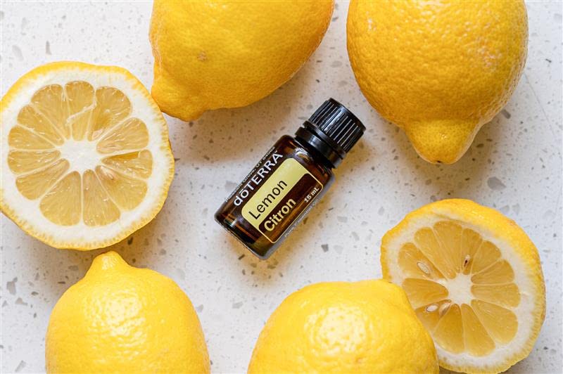 doTERRA lemon en difusor aportando aroma fresco al ambiente