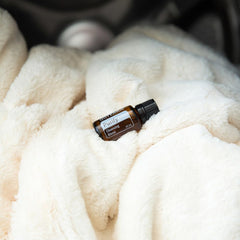 doTERRA Purify comparación de tamaño 15 ml junto a objetos cotidianos