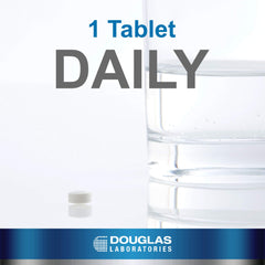 Douglas Laboratories tabletas en mano para mostrar tamaño y facilidad de toma
