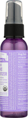 Dr. Bronner's en bolso y mesa muestra uso diario conveniente
