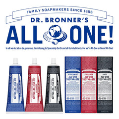 Dr. Bronner's tamaño 5 oz en mano para comparar volumen y portabilidad