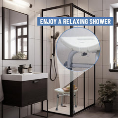 Dr. Kay's silla en uso en ducha compacta, facilidad y confort al bañarse