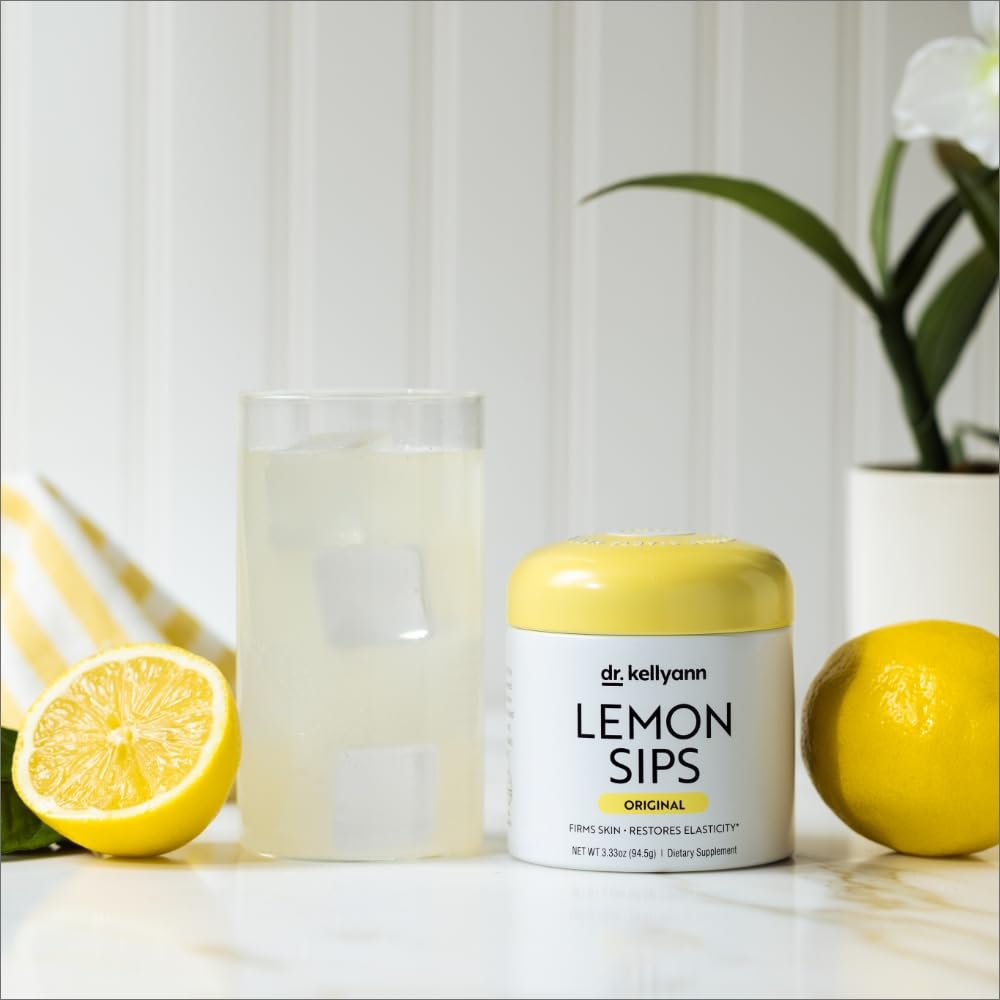 Dr. Kellyann vaso frio preparado con Lemon Sips, refresca y rehidrata