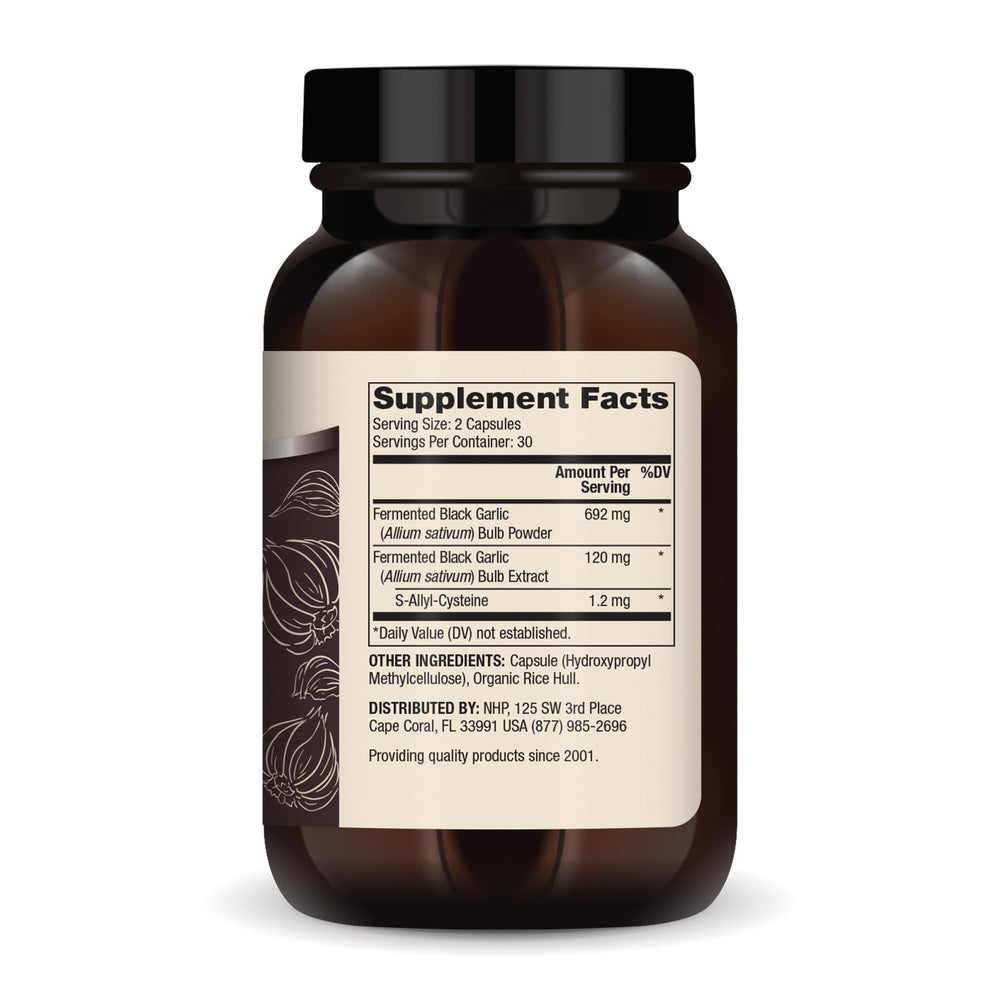 Dr. Mercola cápsulas sostenidas en mano para dosis cómoda