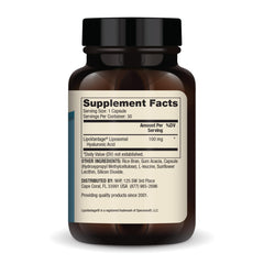Dr. Mercola cápsula en mano listo para tomar, favorece la comodidad diaria