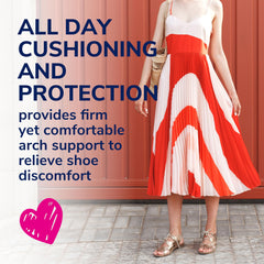 Dr. Scholl's almohadilla en mano para comparar tamaño y portabilidad