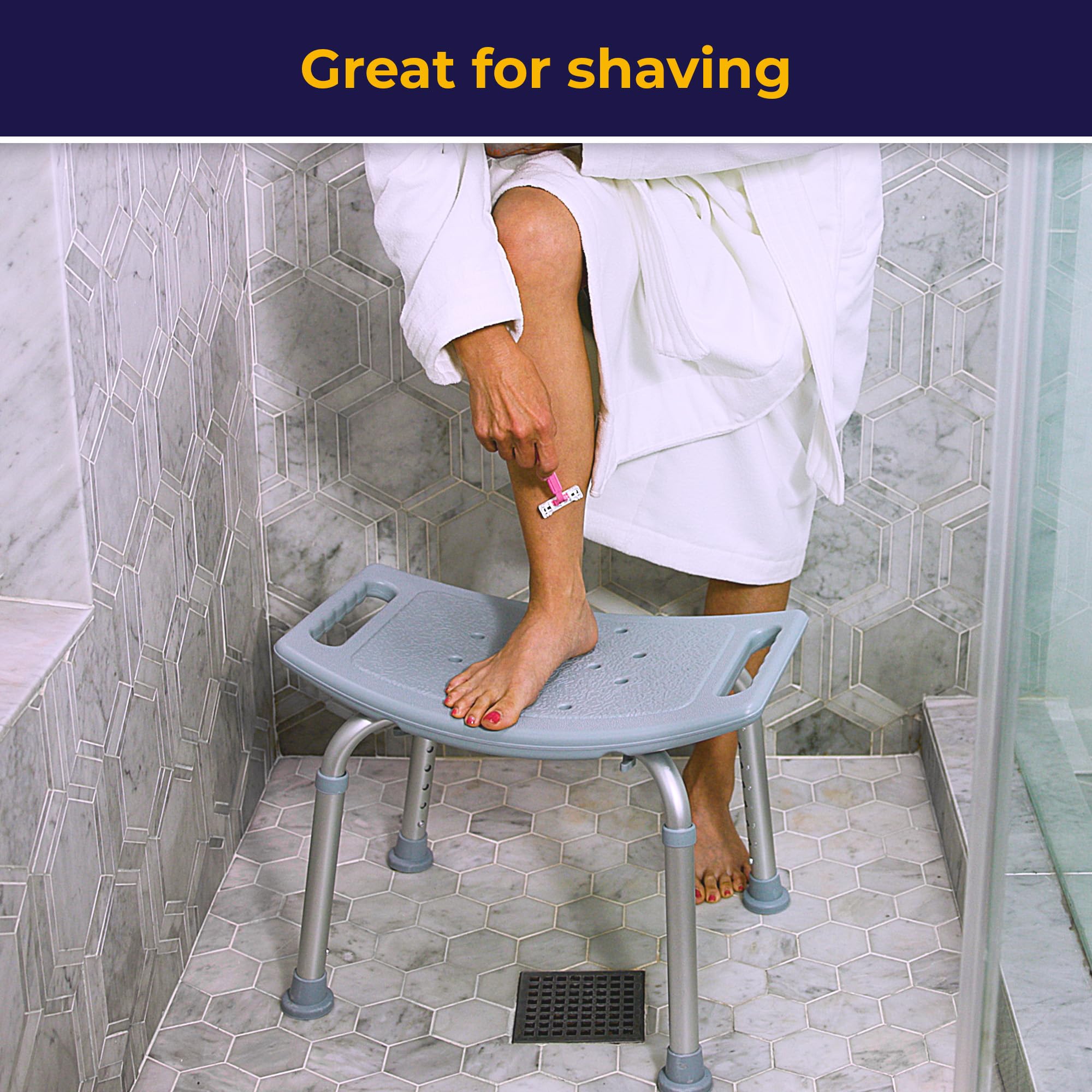 Drive Medical en ambiente de baño mostrando accesibilidad y limpieza sencilla
