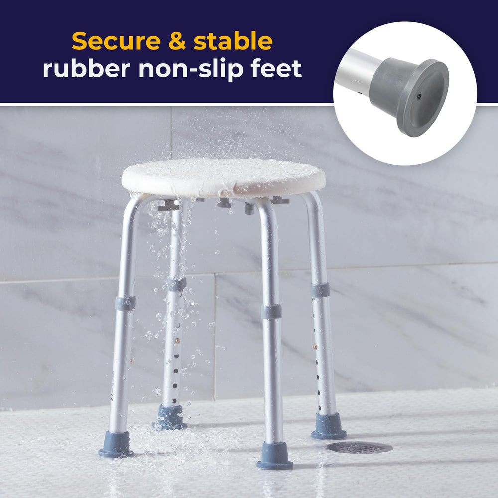 Drive Medical junto a una silla para comparar tamaño y escala