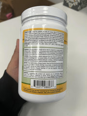 DrNatura mezcla de Colonix disolviéndose en vaso demostrando facilidad de uso
