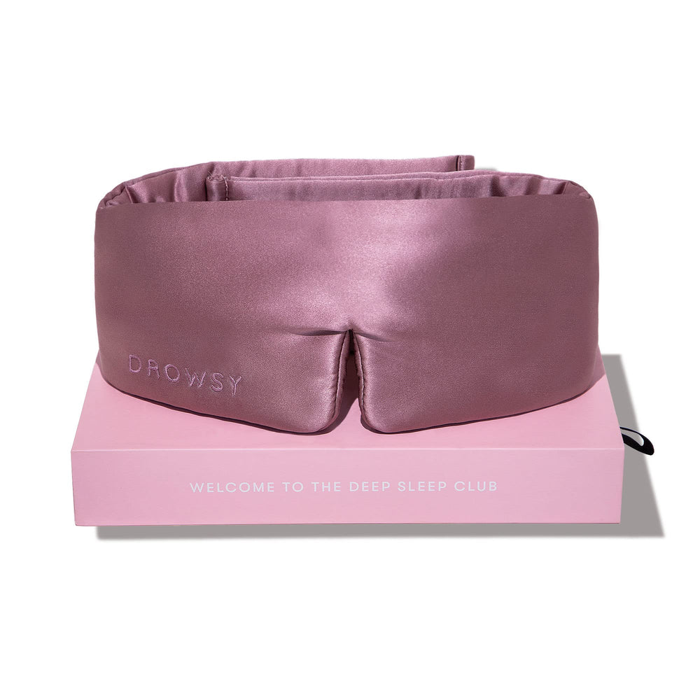 Drowsy antifaz frontal Damask Rose mostrando bloqueo total de luz y confort