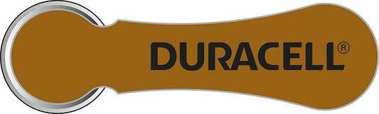 Duracell detalle de pestaña EASYTAB para extraer pilas sin esfuerzo