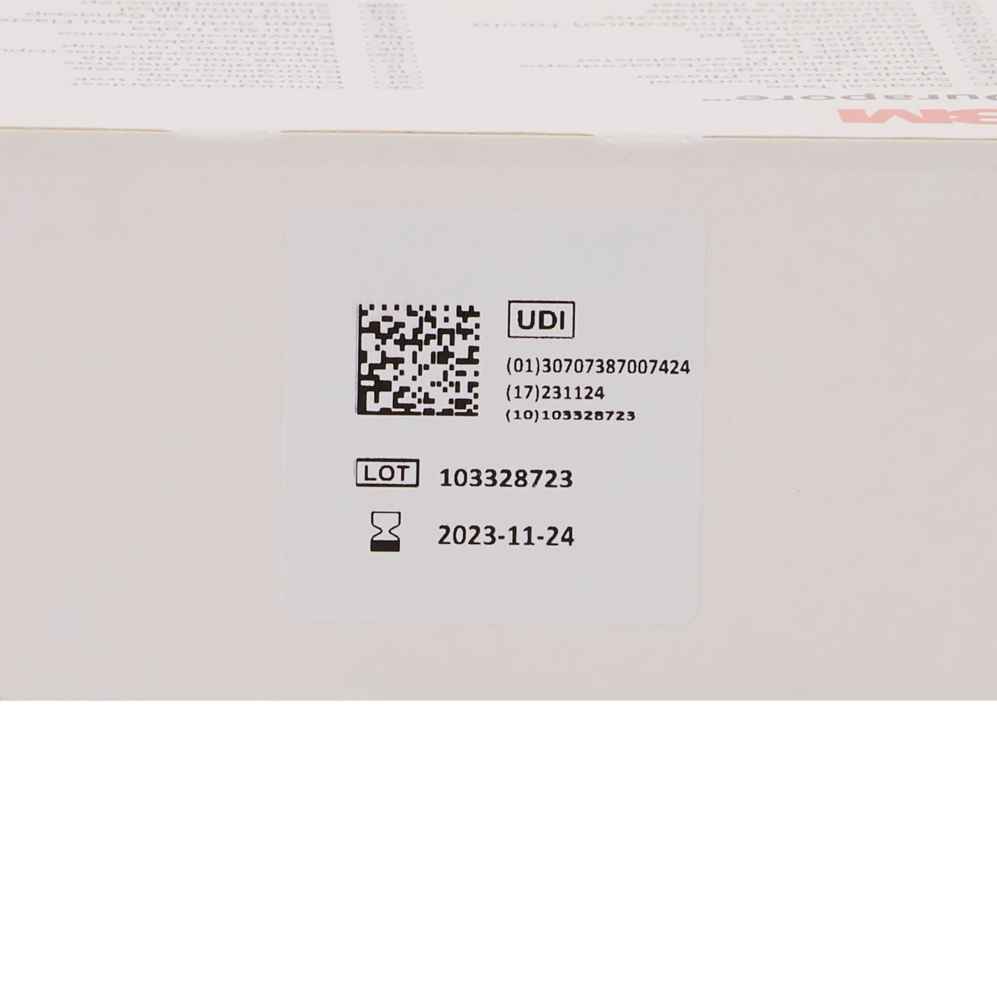 Durapore 3M aplicada en dorso de mano demostrando confort y adherencia