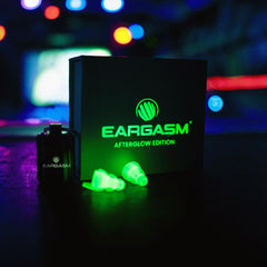 Eargasm estuche dentro de un bolso mostrando accesibilidad en eventos