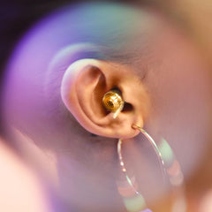 Eargasm High Fidelity Gold estuche de aluminio impermeable para guardado seguro
